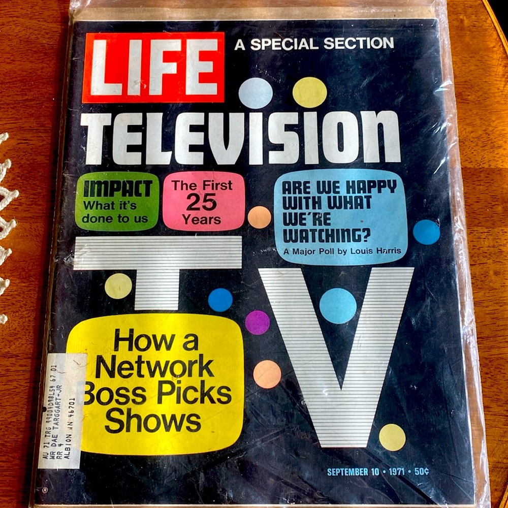 Life Magazine Sept 10, 1971. Television edition. Preserved condition. 69 pages.